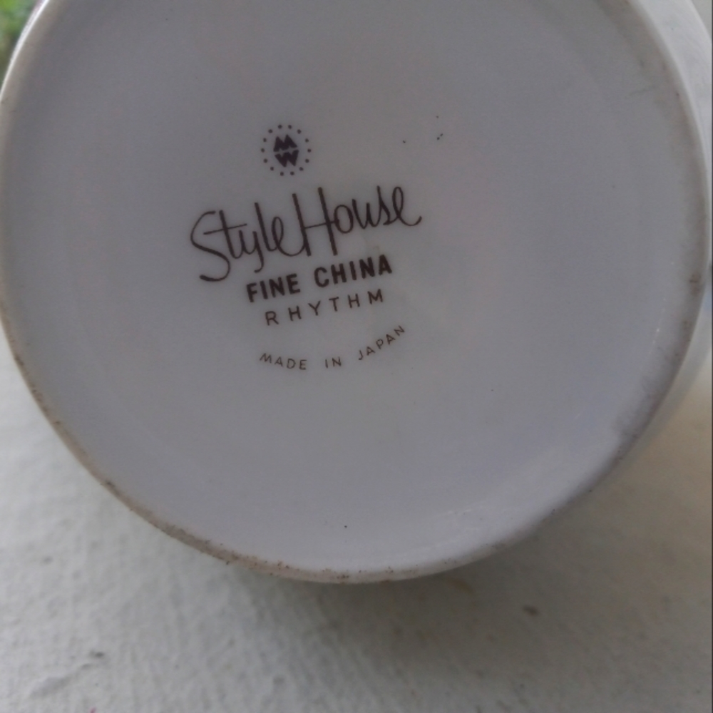 White Teapot - Picture 6 of 6